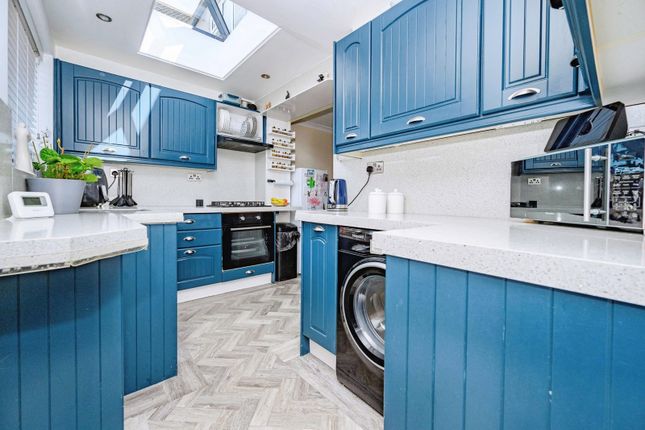 23, Harlington Road, Luton photo 4