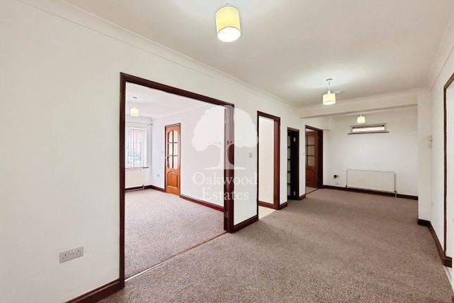 25, Norfolk Avenue, Slough photo 4