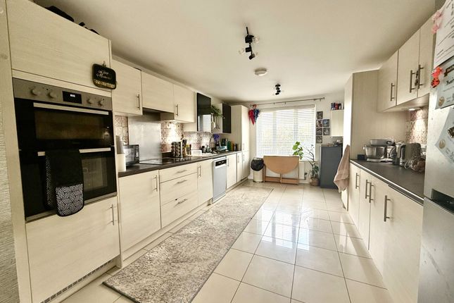 50, Crabtree Close, Exeter photo 2