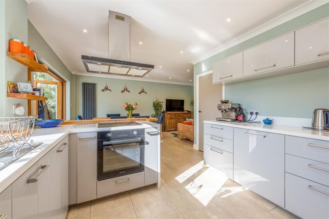 72, Grinstead Lane, Lancing photo 3