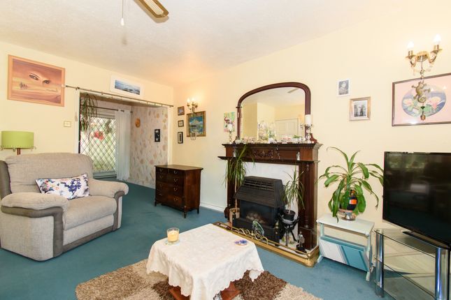 15 Longton Avenue, Warrington photo 4