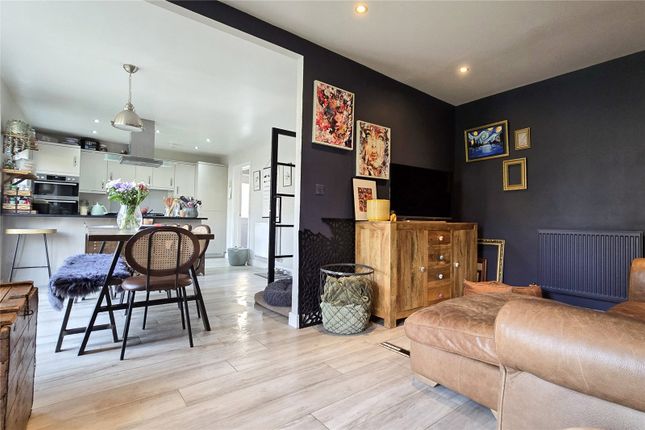 1, Kingsfield Leaze, Wiltshire photo 4