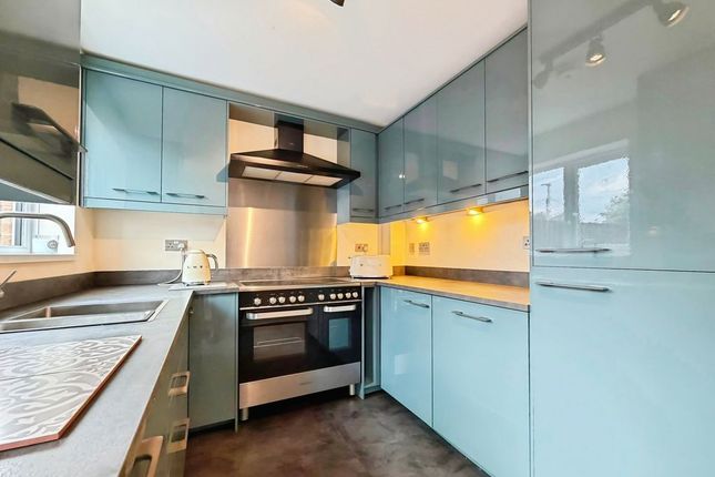 8, Marden Court, Whitley Bay photo 3