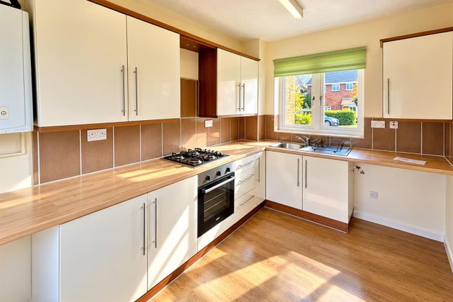 48, Hawkshead Way, Peterborough photo 2