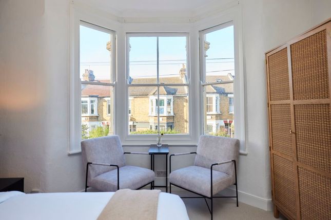 Flat to rent in Morley Road, London