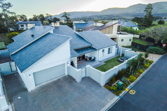 Detached house for sale in Heron Close, Cape Town, Western Cape, South Africa