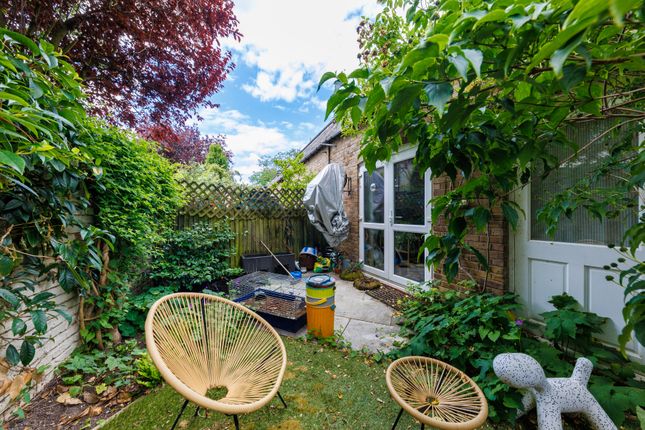 7, Seaforth Crescent, London photo 4
