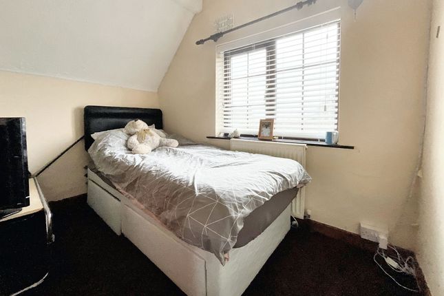 End terrace house for sale in Frederick Avenue, Hinckley