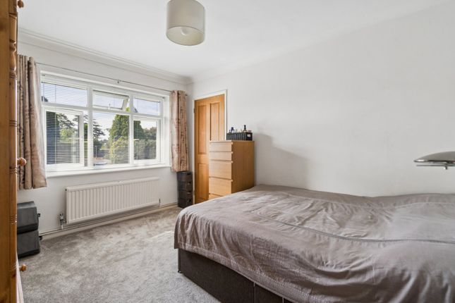 10B,, Peterhill Close, Gerrards Cross photo 4