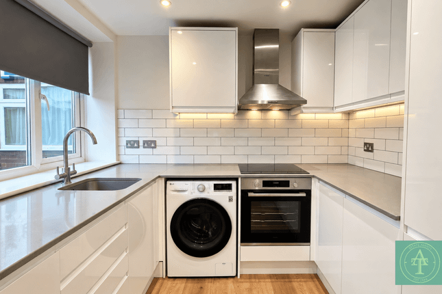 Flat 5 Ingleby Court, Compton Road, LONDON photo 2