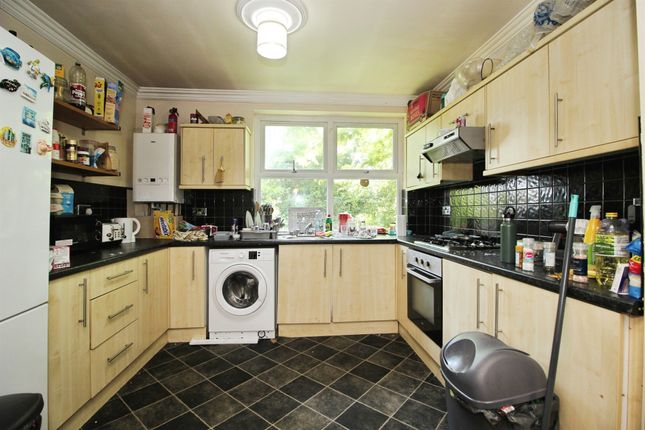 35, Springbank Crescent, Leeds photo 4