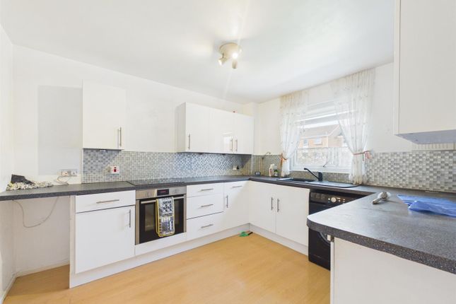 8, Penkett Grove, Wirral photo 3
