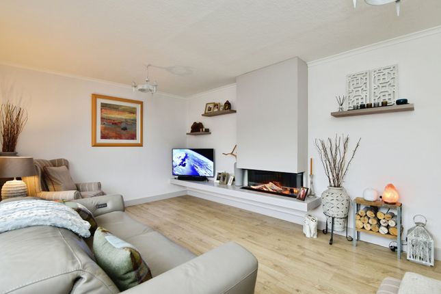 12, Naples Drive, Staffordshire photo 2