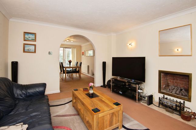 15, Kitwood Drive, Reading photo 4