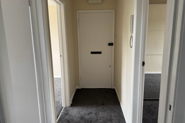 Addlestone House, Chertsey Road, Addlestone photo 3