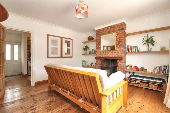 9, Corrie Road, Surrey photo 4
