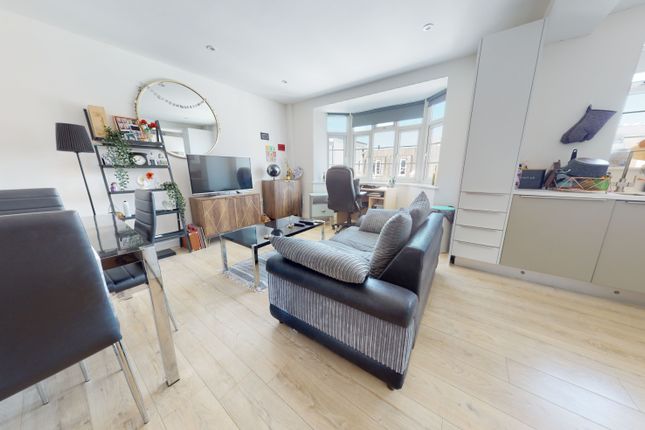 Flat to rent in 149 Western Road, City Centre, Brighton