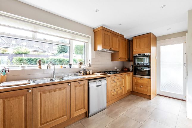 2, Huntersfield Close, Surrey photo 2