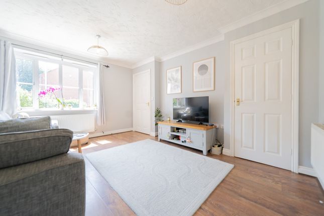 35 Forest Rise, Leicester photo 4
