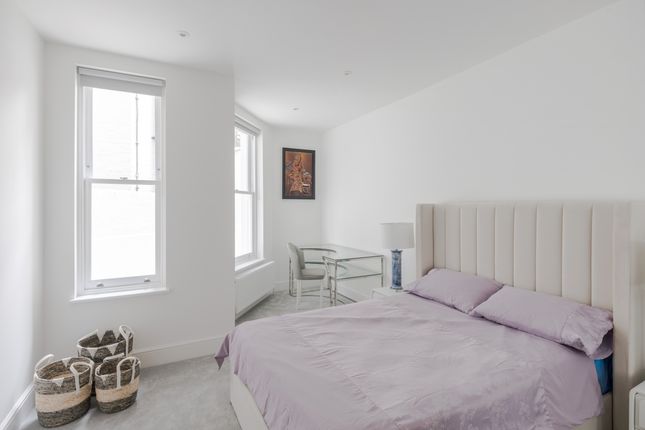 Flat to rent in Hans Road, London