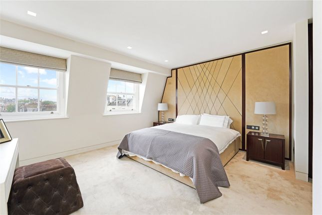 Flat for sale in West Halkin Street, London