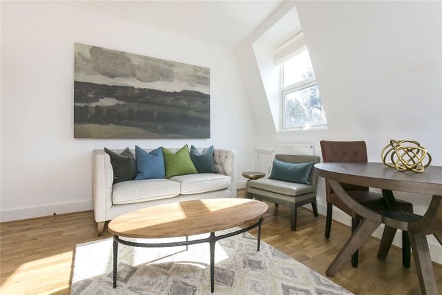 Flat C, 101, Falcon Road, London photo 4
