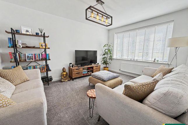 14, Stonebrigg Way, Northampton photo 2