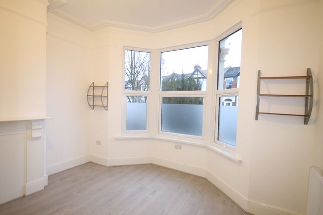 Thumbnail Flat to rent in Hale End Road, Chingford
