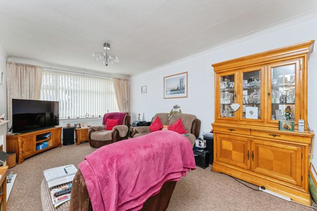 107, Victoria Road West, Denbighshire photo 2