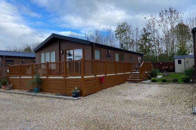 Thumbnail Lodge for sale in Bourne Road, Defford, Worcester