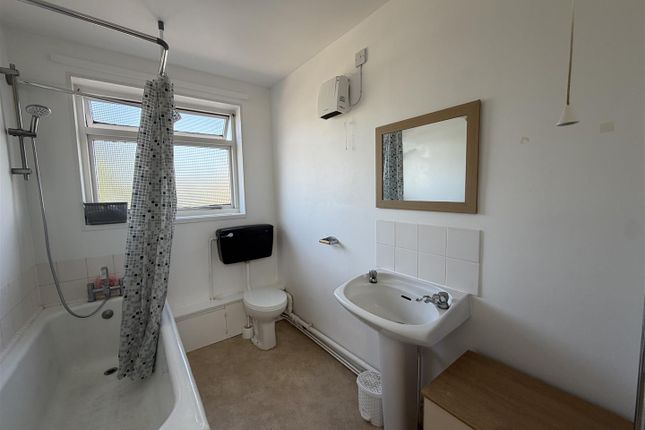 22, West End, Spalding photo 3