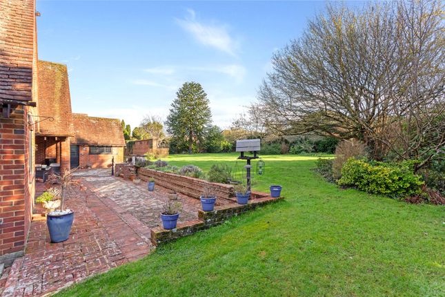 Country house for sale in Pound Cottage, Bramley