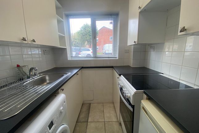 9, Hurn Way, Coventry photo 4