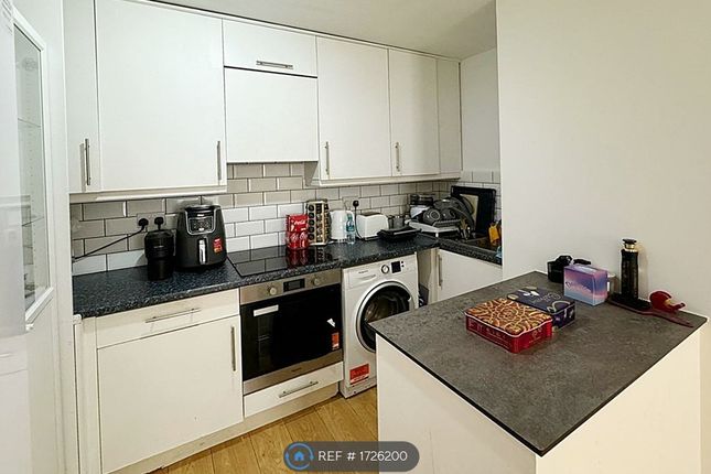 Flat to rent in Park East Building, London