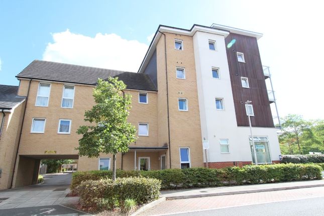 Flat for sale in Whale Avenue, Reading