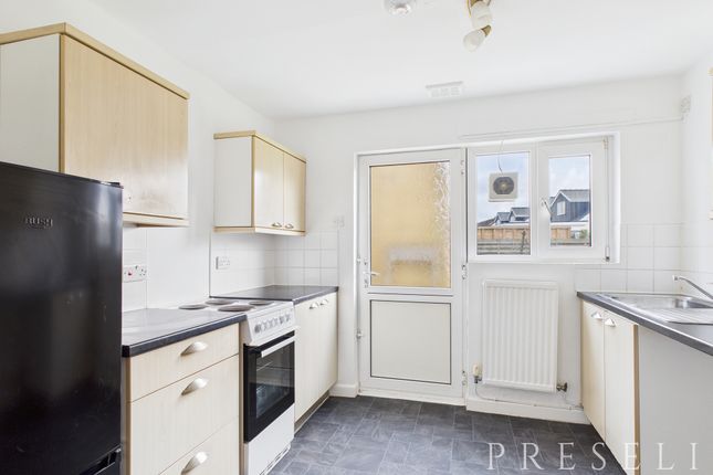 61 Furzy Park, Haverfordwest photo 4