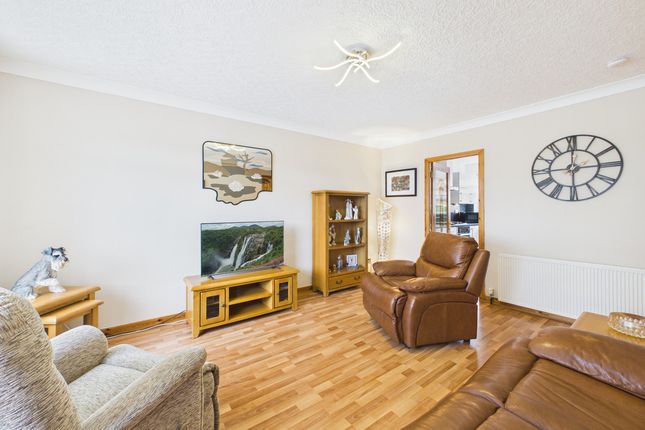 10, Rowanhill Place, Kilmarnock photo 3