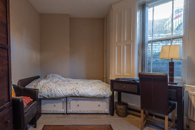 Room 5, 26 Clayton Road, Tyne and Wear photo 4