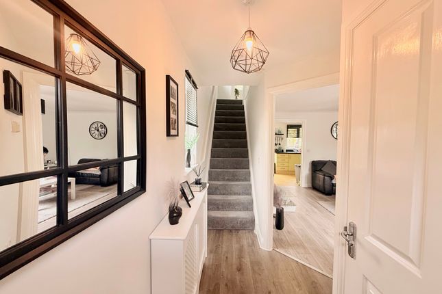 33 Heol Llwynffynon, Bridgend photo 2