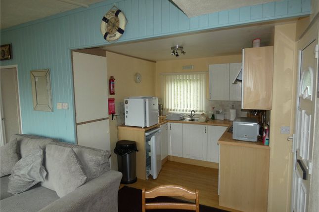 Chalet 142,, Caeathro, Gwynedd photo 4