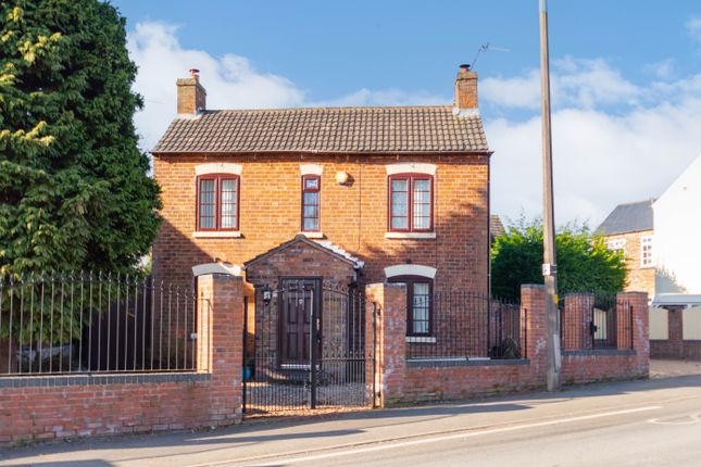Cottage to rent in Gladstone Road, Stourbridge, West Midlands