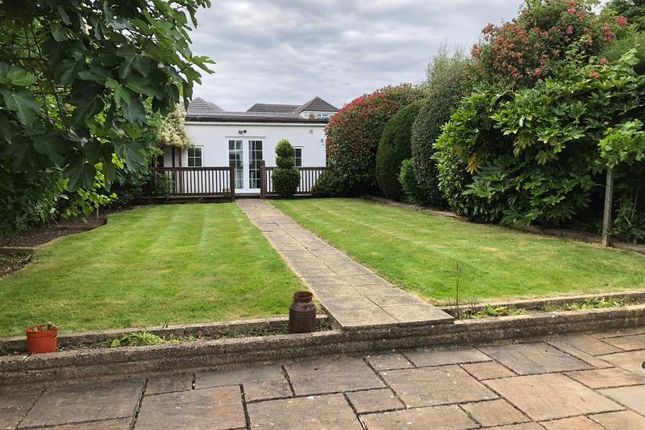 Courtlands Drive, Watford photo 5