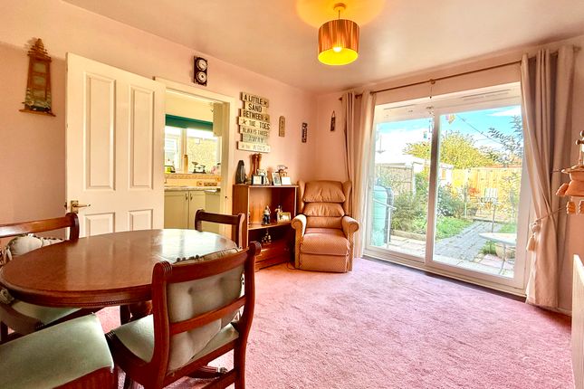 40, Oval Gardens, Gosport photo 4