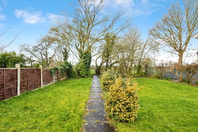 37, Bramhall Rise, Northamptonshire photo 2