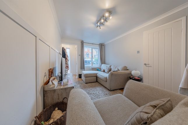 Flat 116c Pine Court, Cemetery Road, Lye photo 4