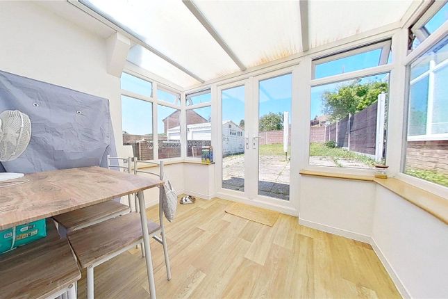 31, Holmbush Way, West Sussex photo 2