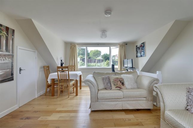 21, Alameda Road, Waterlooville photo 3