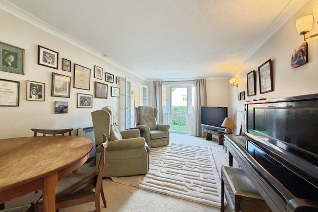 Flat 1, Cedar Court, Tenterden photo 3