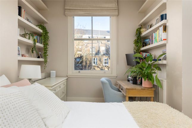 Flat for sale in Leinster Square, London