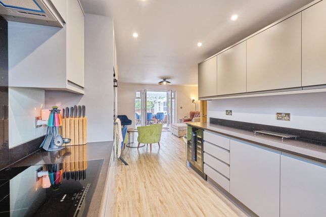 2, Livingstone Drive, Staffordshire photo 4